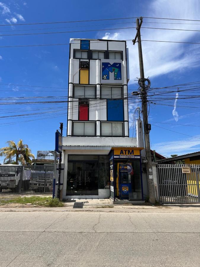 Murals Mactan Albergue Isla de Mactán Exterior foto